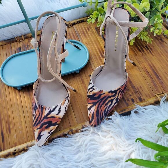 New Shoe Repulic LA Tiger Print Stiletto Heels - Picture 12 of 12